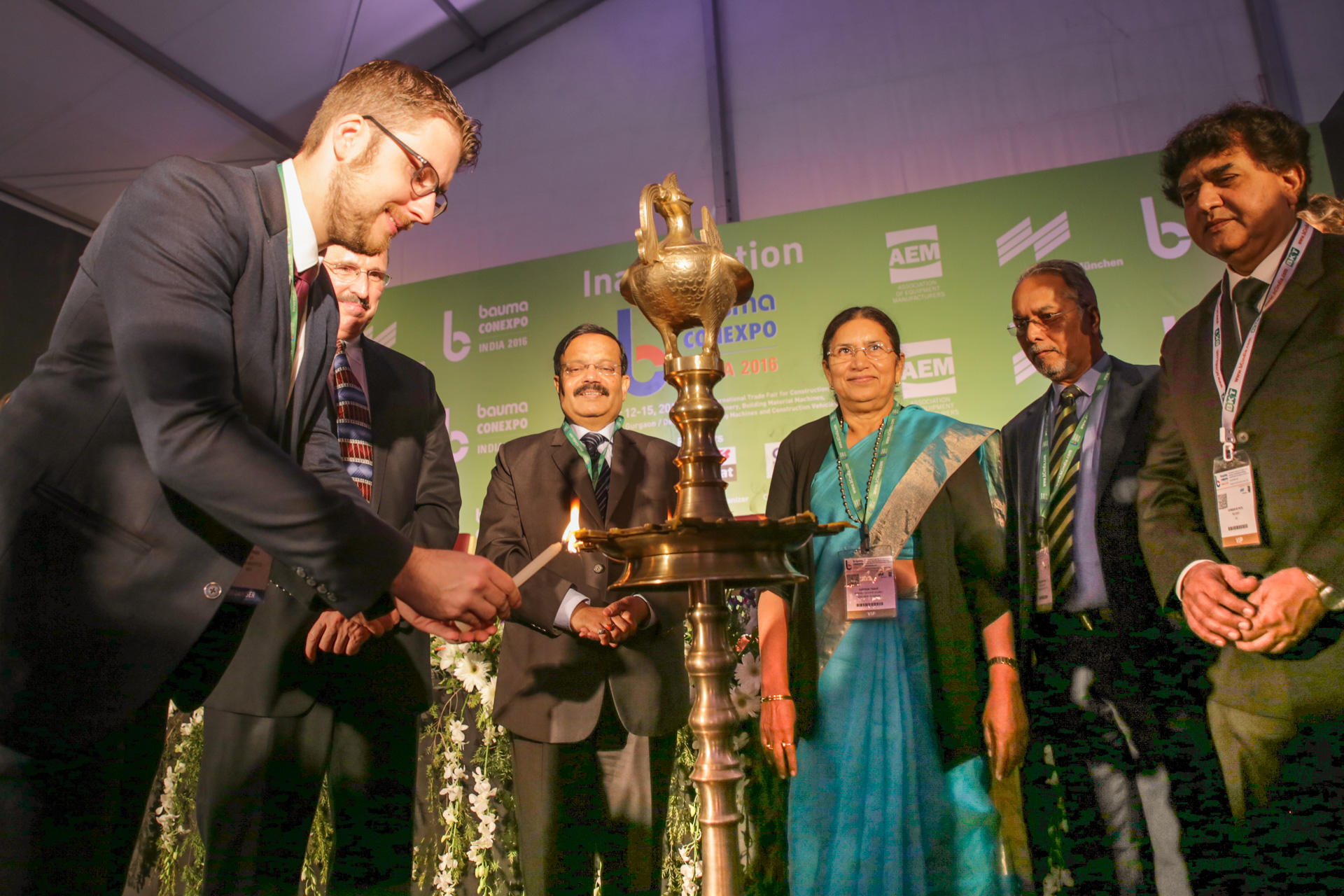 Champagne Lounge Salon bauma CONEXPO INDIA 2024 New Delhi Inde